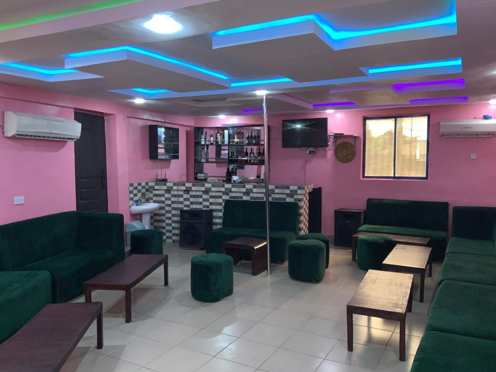 Senators Suites And Towers Hotel Omole Екстер'єр фото