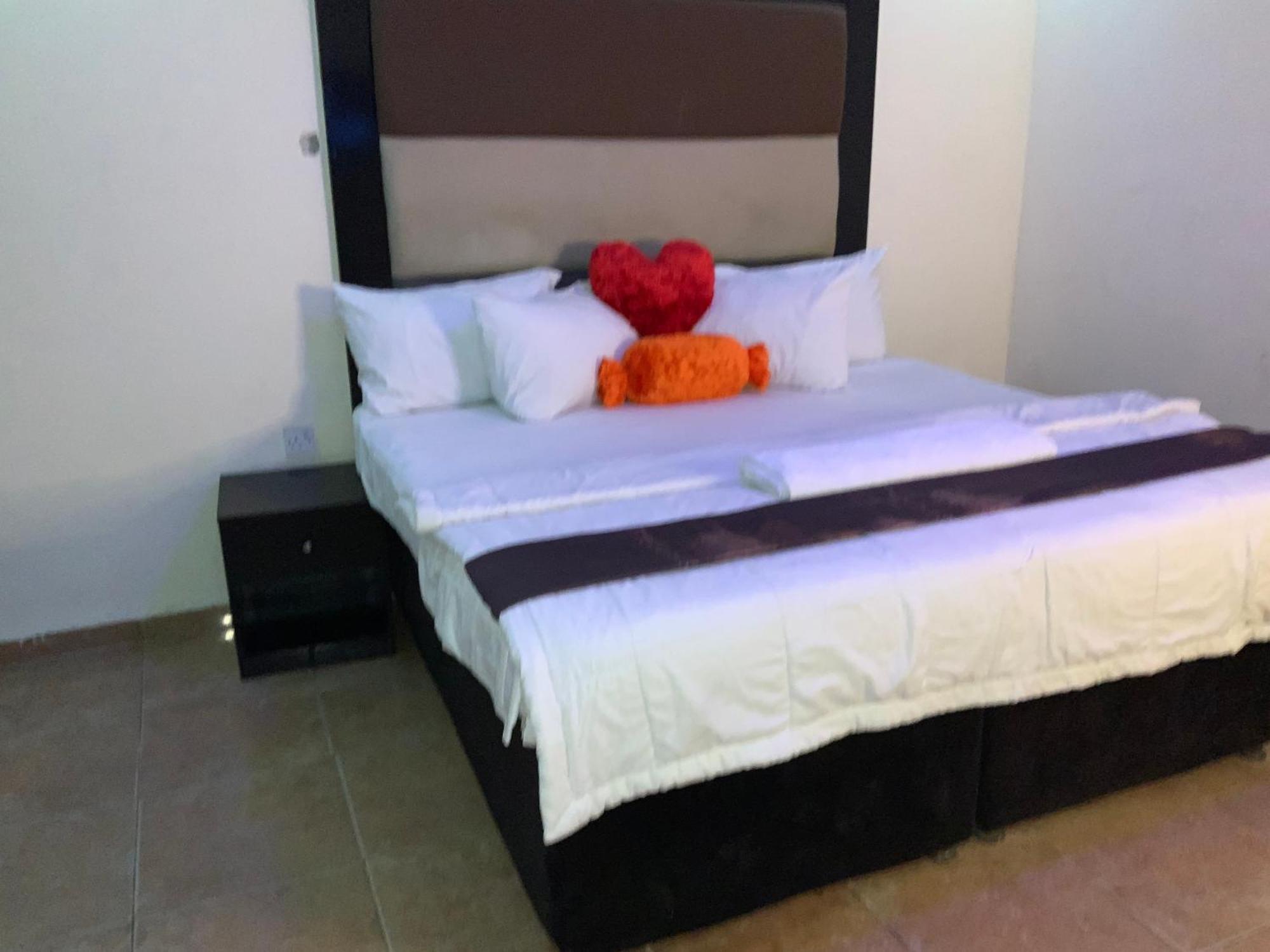 Senators Suites And Towers Hotel Omole Екстер'єр фото